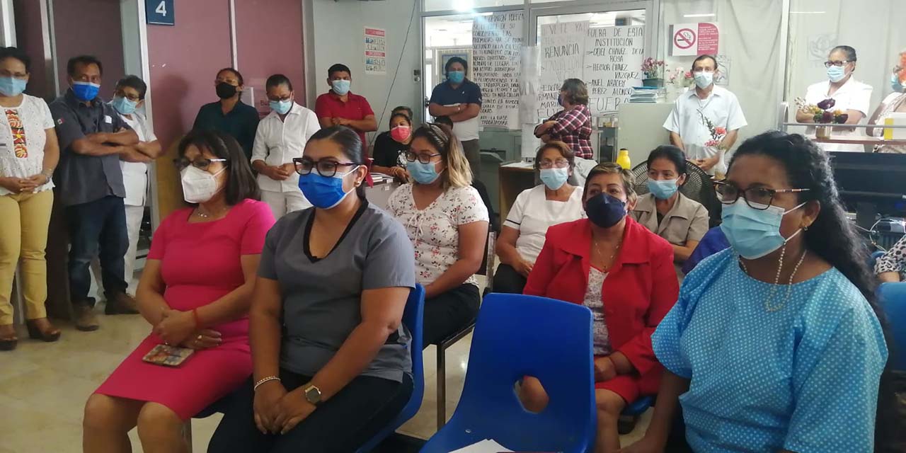 Protestan sindicalizados del ISSSTE en Tehuantepec | El Imparcial de Oaxaca