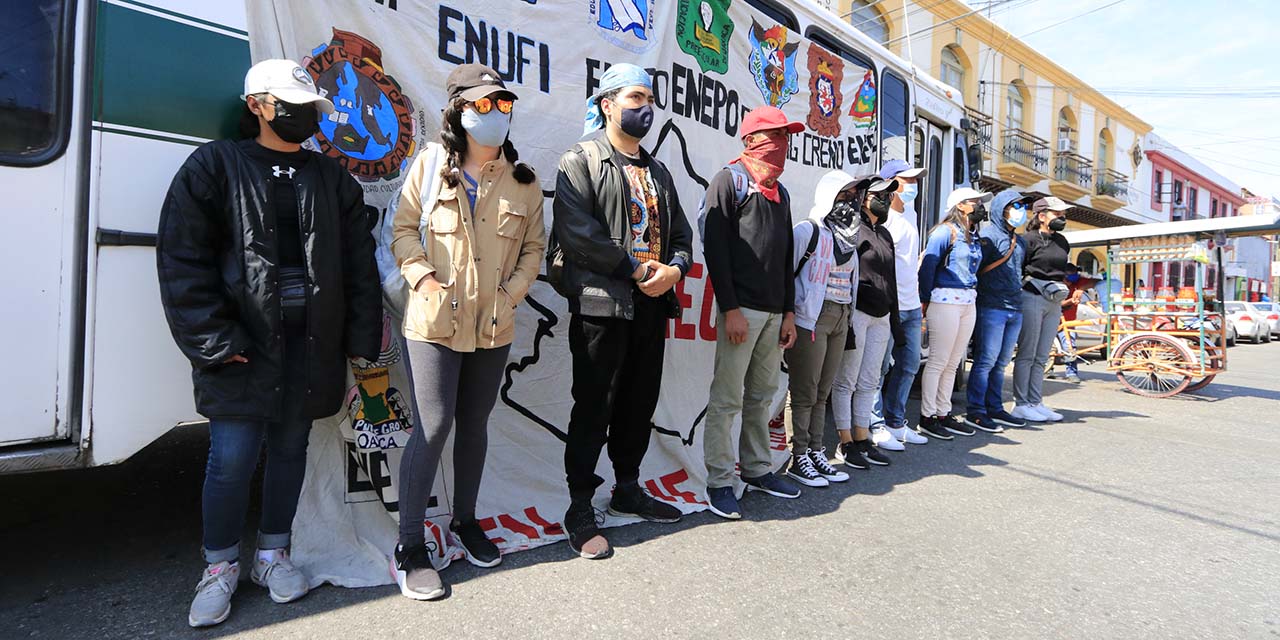 Brinda IEEPO atención y respuestas a normalistas, en el marco de la ley | El Imparcial de Oaxaca