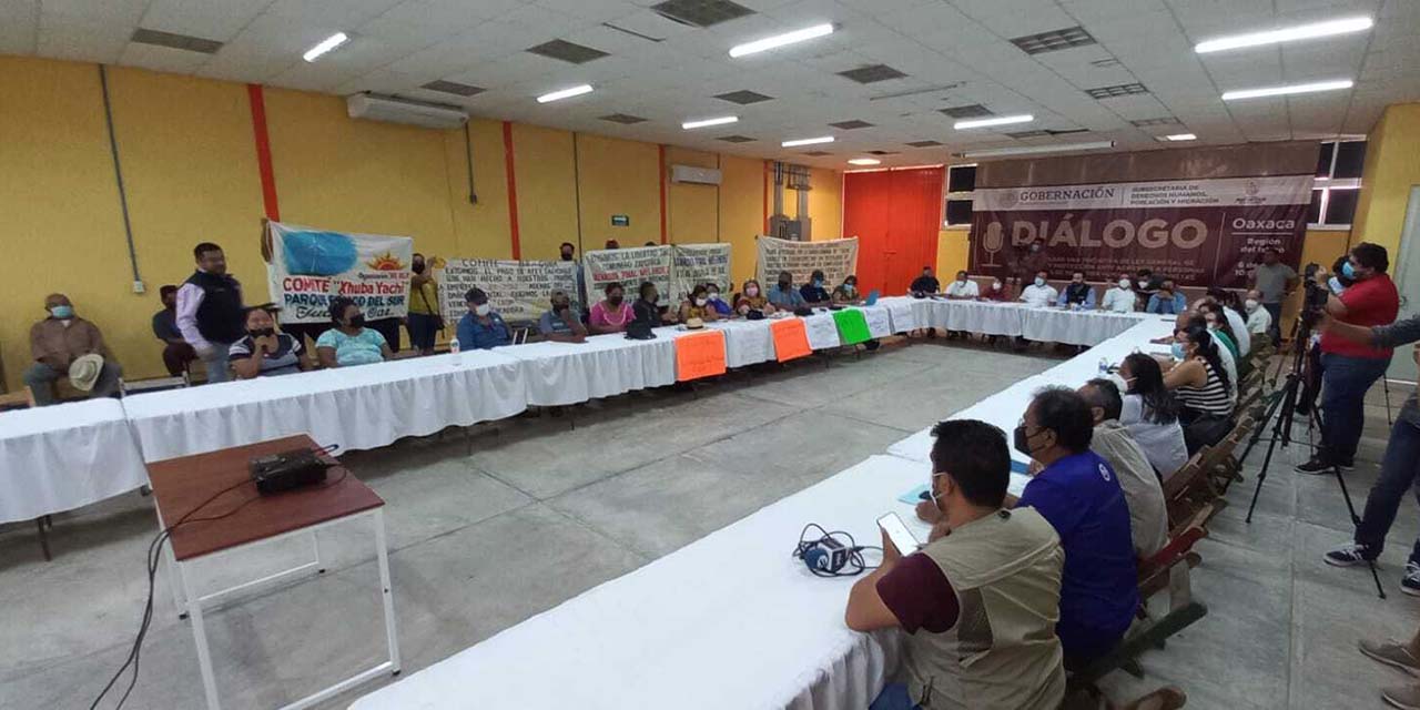Periodistas istmeños exigen justicia durante conversatorio | El Imparcial de Oaxaca