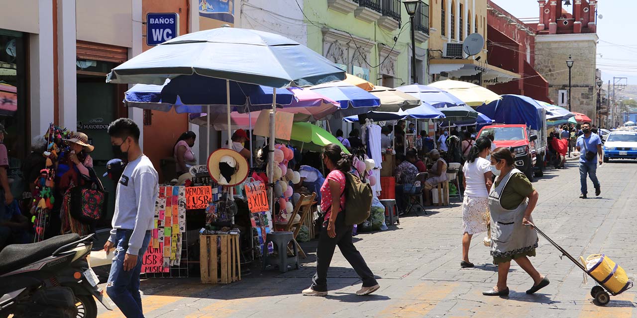 De 70 a 450 mil pesos por espacio “tarifa” de líderes de informales | El Imparcial de Oaxaca