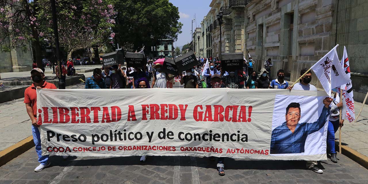Marchan integrantes del COOA, advierten más movilizaciones | El Imparcial de Oaxaca