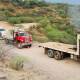 Colonos de Cuicatlán impiden la circulación de camiones pesados