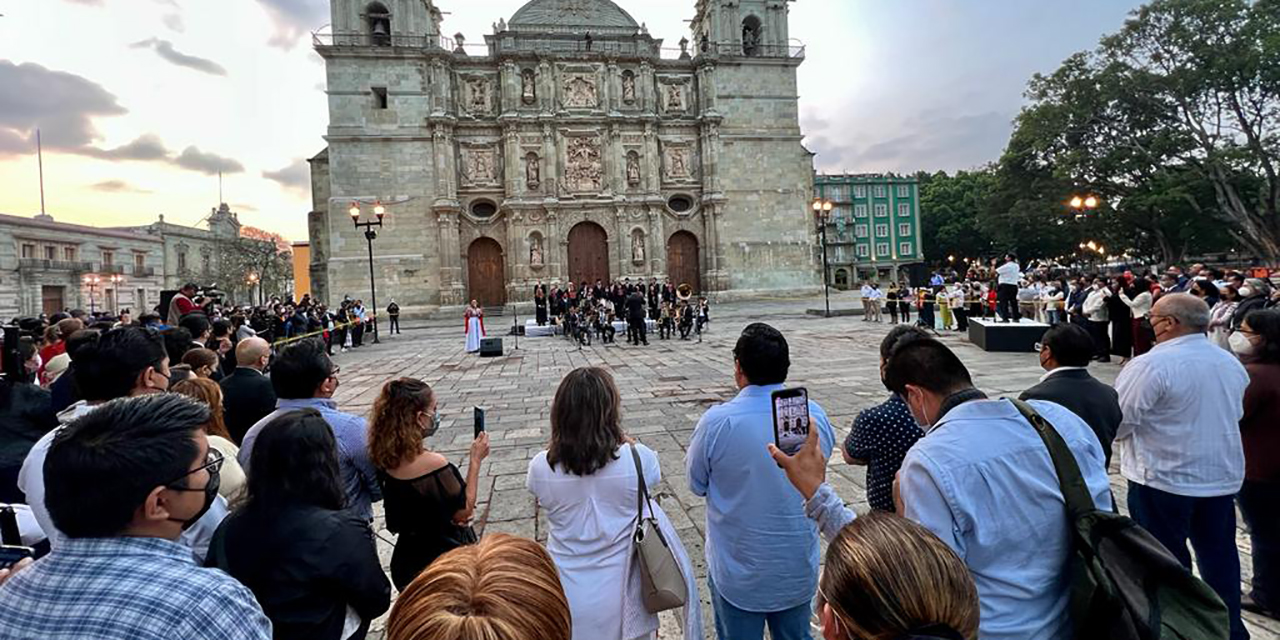 Con chirimía, vuelo de campanas y mañanitas, festejan los 490 años de Oaxaca de Juárez como ciudad | El Imparcial de Oaxaca
