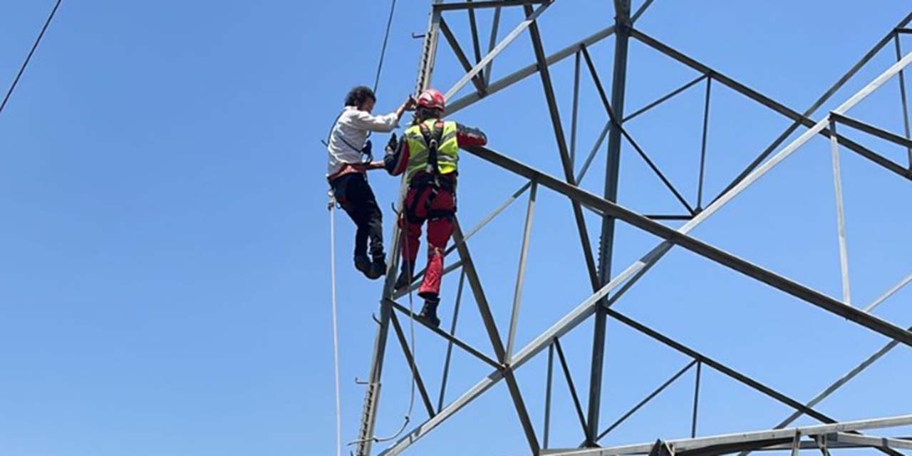 Salvan a hombre que trataba de lanzarse desde torre de CFE | El Imparcial de Oaxaca