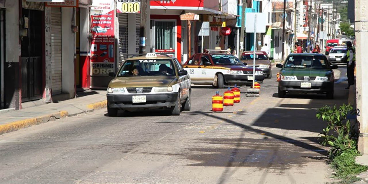 Motociclista se impacta contra auto | El Imparcial de Oaxaca