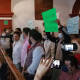 VIDEO: Irrumpe protesta en sesión del cabildo de Oaxaca de Juárez