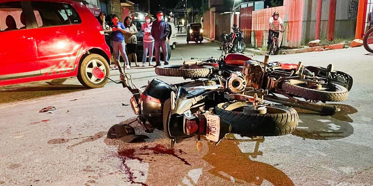 Fuerte choque de motocicletas deja lesionados | El Imparcial de Oaxaca