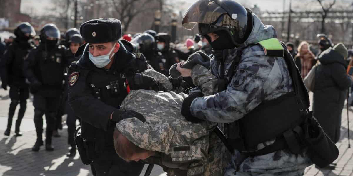 Van más de 200 detenidos rusos en protestas contra guerra en Ucrania | El Imparcial de Oaxaca