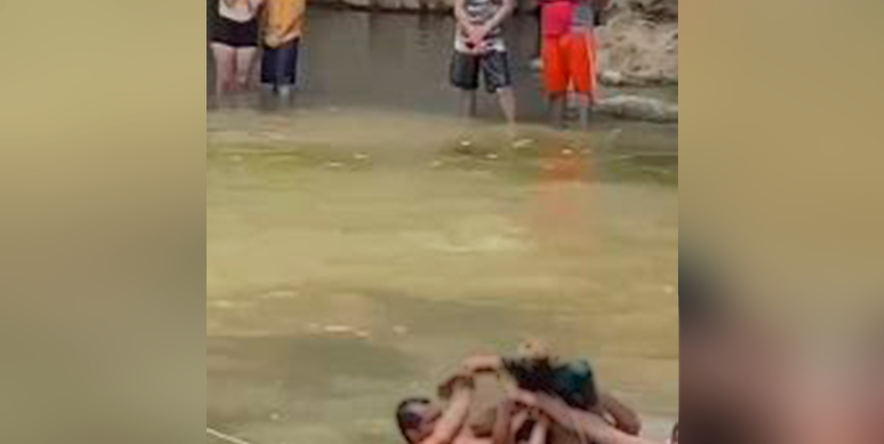 VÍDEO: Captan el momento exacto del doloroso rescate de los niños ahogados | El Imparcial de Oaxaca