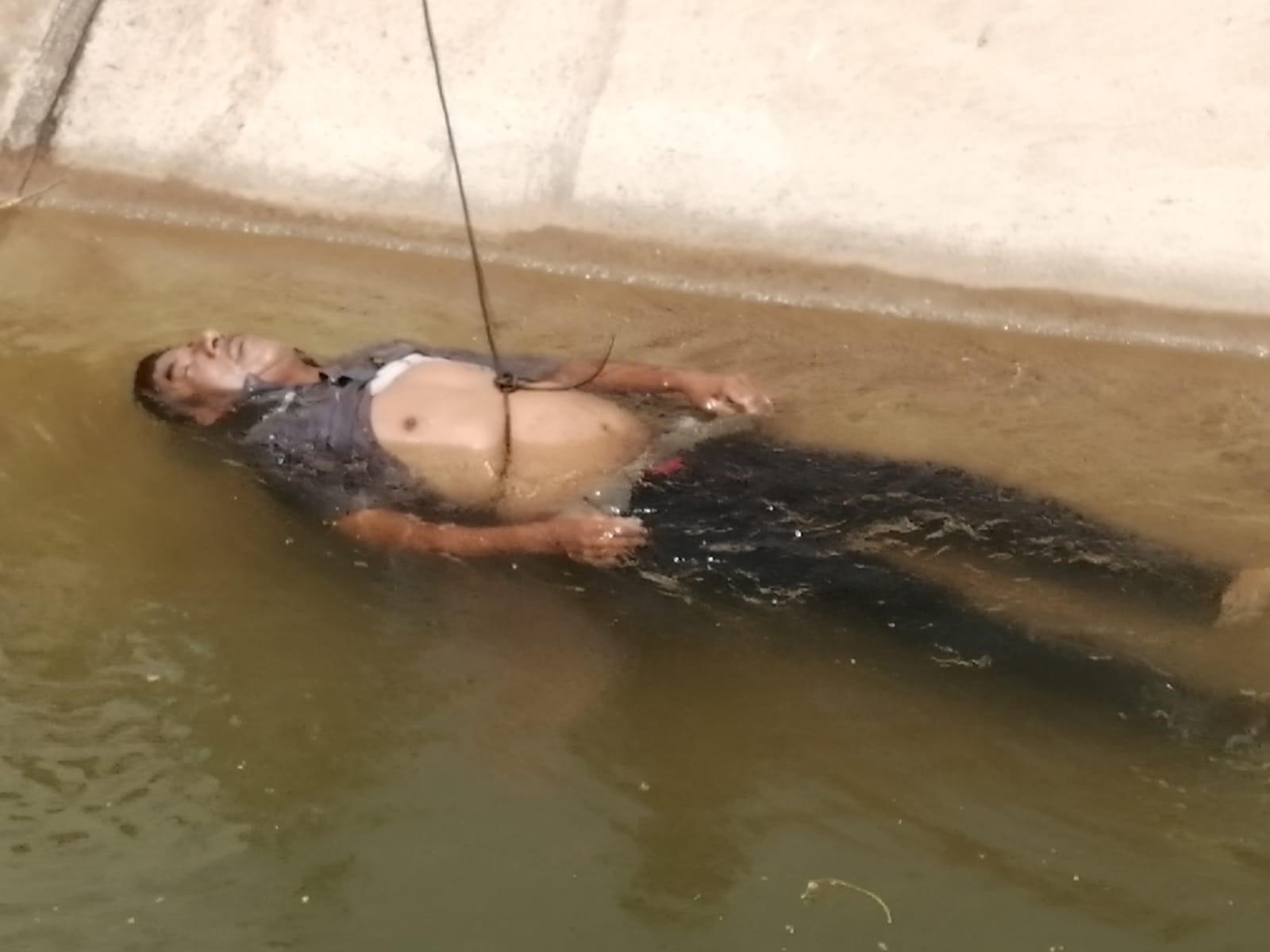 Un hombre que se encontraba bajo los efectos del alcohol cayó al agua   | El Imparcial de Oaxaca