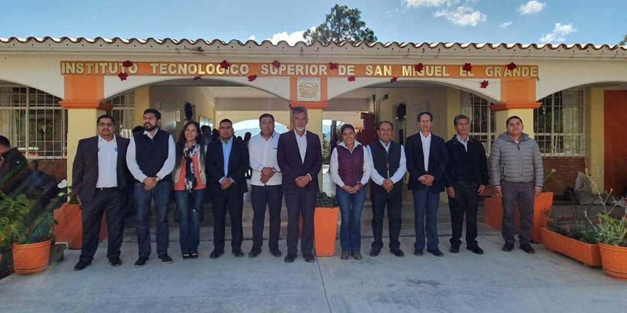 Alumnos del ITSMIGRA piden un nuevo director en esta institución | El Imparcial de Oaxaca