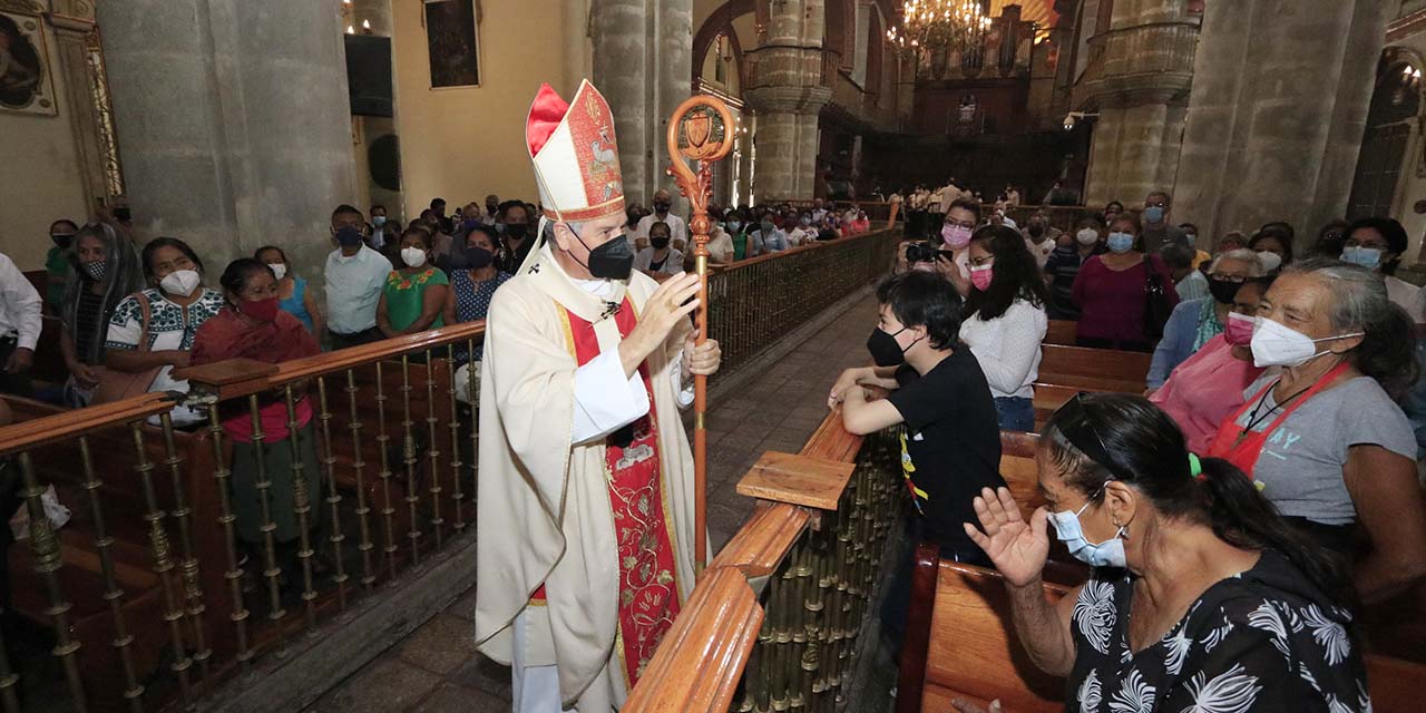 Arzobispo convoca a las y los maestros a ser un ejemplo de amor | El Imparcial de Oaxaca