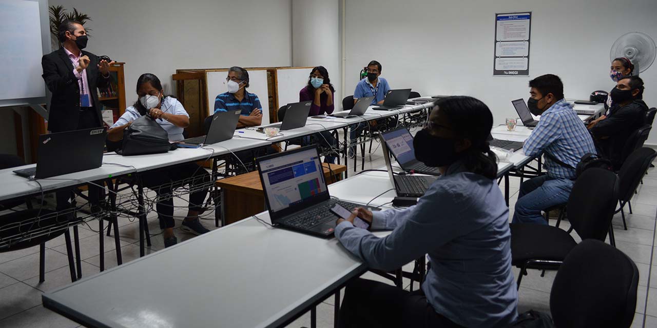 Periodistas de EL IMPARCIAL reciben capacitación del INEGI | El Imparcial de Oaxaca