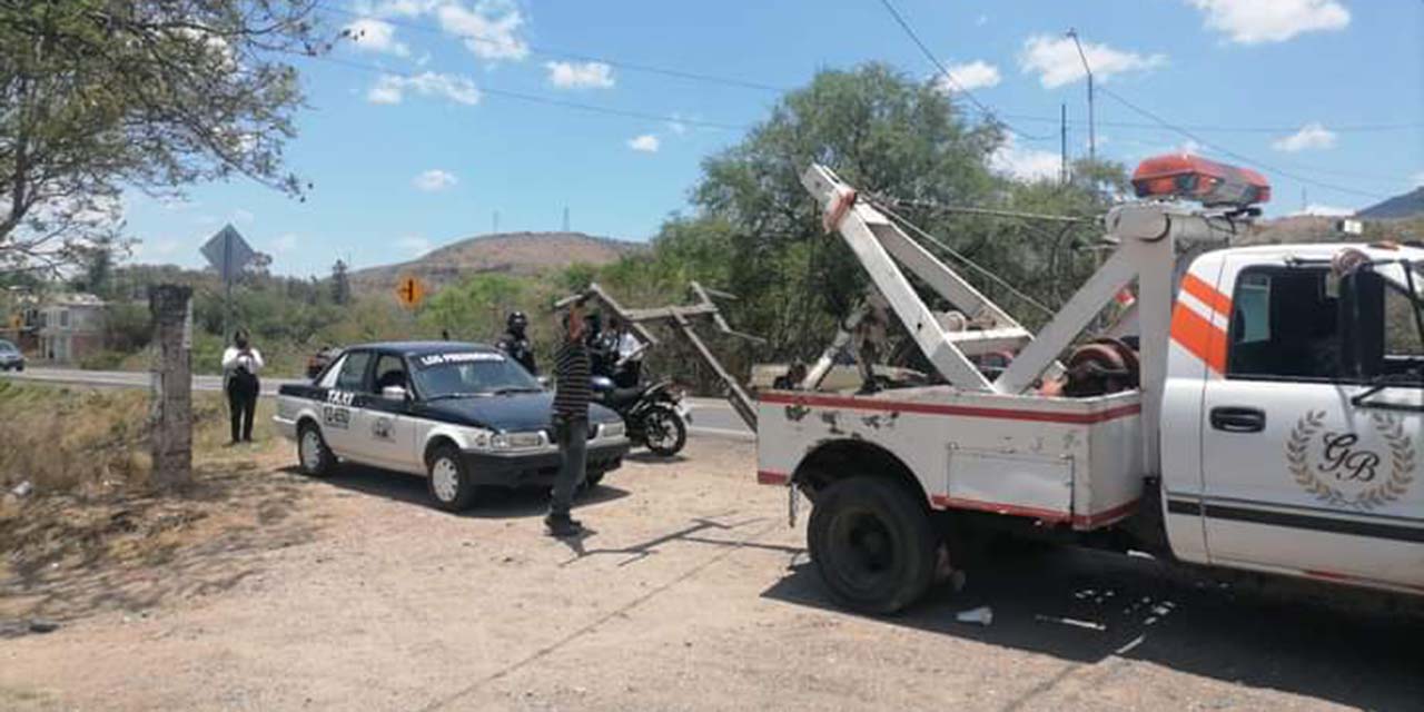 Taxista ebrio huye de accidente y provoca otro | El Imparcial de Oaxaca