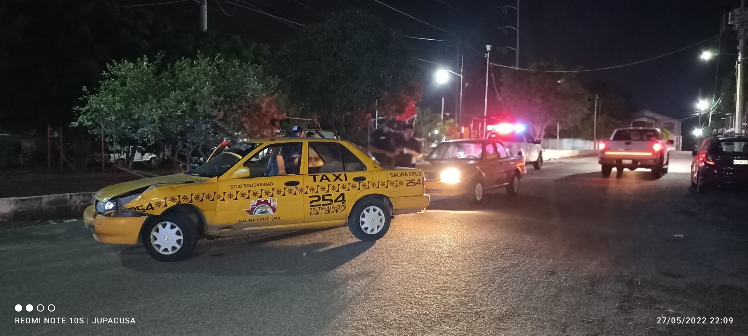 Taxista provoca choque y huye | El Imparcial de Oaxaca