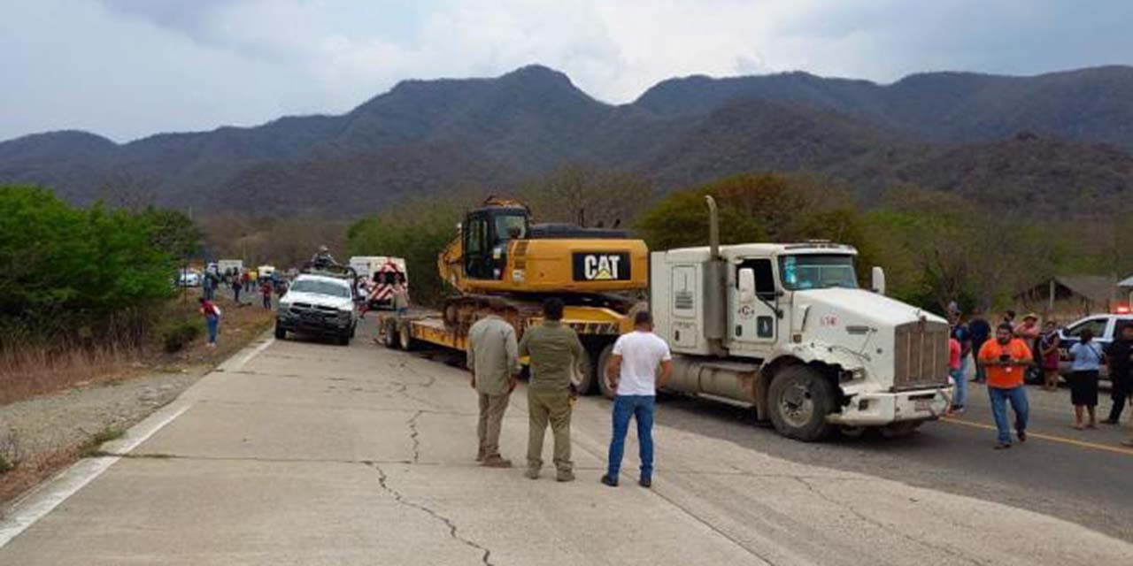 Investigan a personas que causaron choque con bloqueo carretero | El Imparcial de Oaxaca