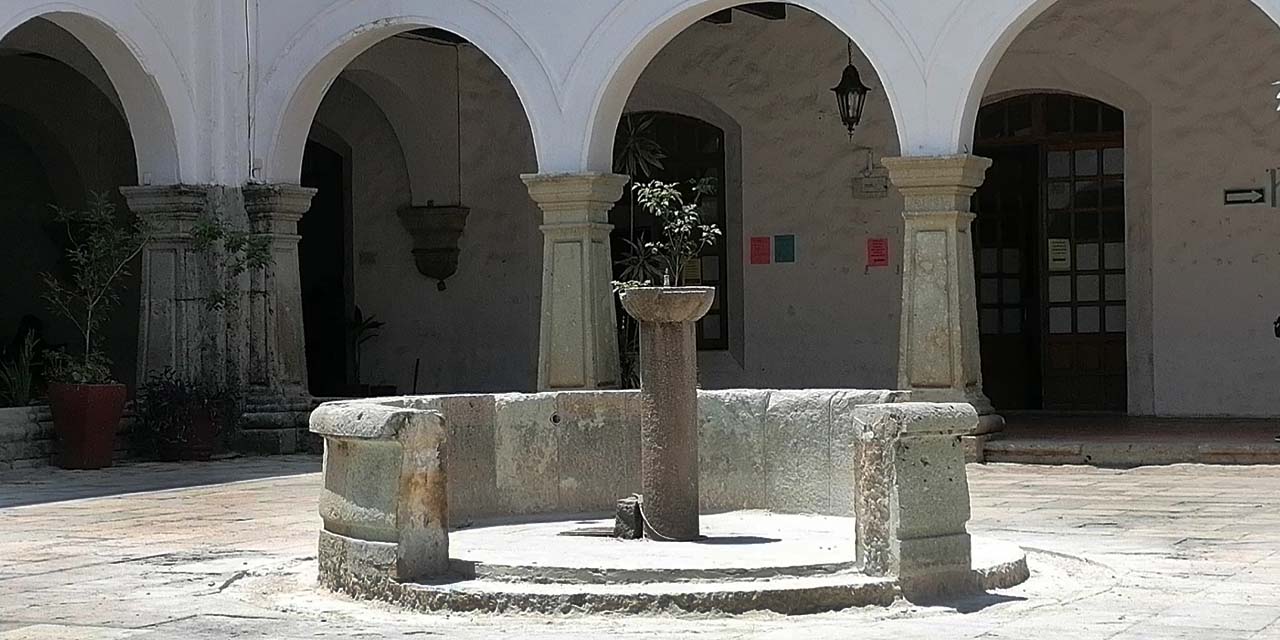 Aplican cirugía mayor a la fuente del palacio municipal | El Imparcial de Oaxaca