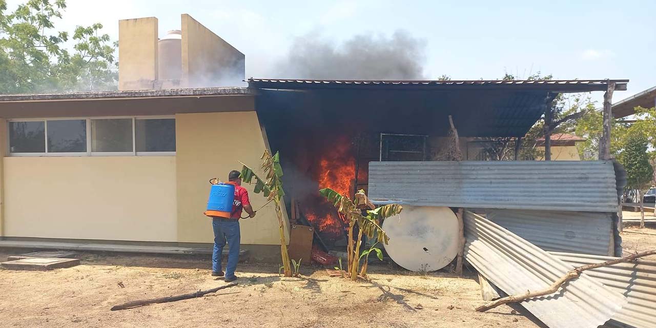 Se quema bodega en secundaria de Pinotepa | El Imparcial de Oaxaca