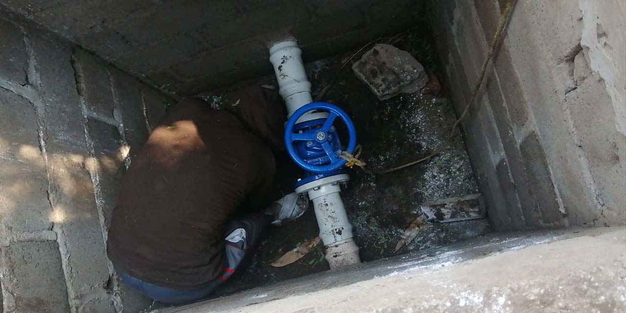 Instala SAPA válvula tras ser robada del pozo seis | El Imparcial de Oaxaca