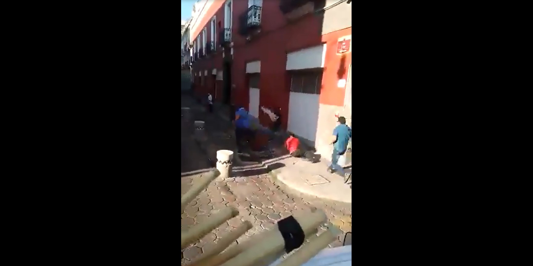 Someten a peligroso vendedor de chicharrines en puebla | El Imparcial de Oaxaca
