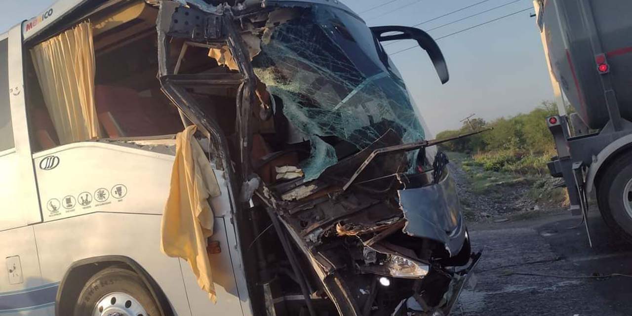 Familias de Xadani sufren aparatoso accidente | El Imparcial de Oaxaca