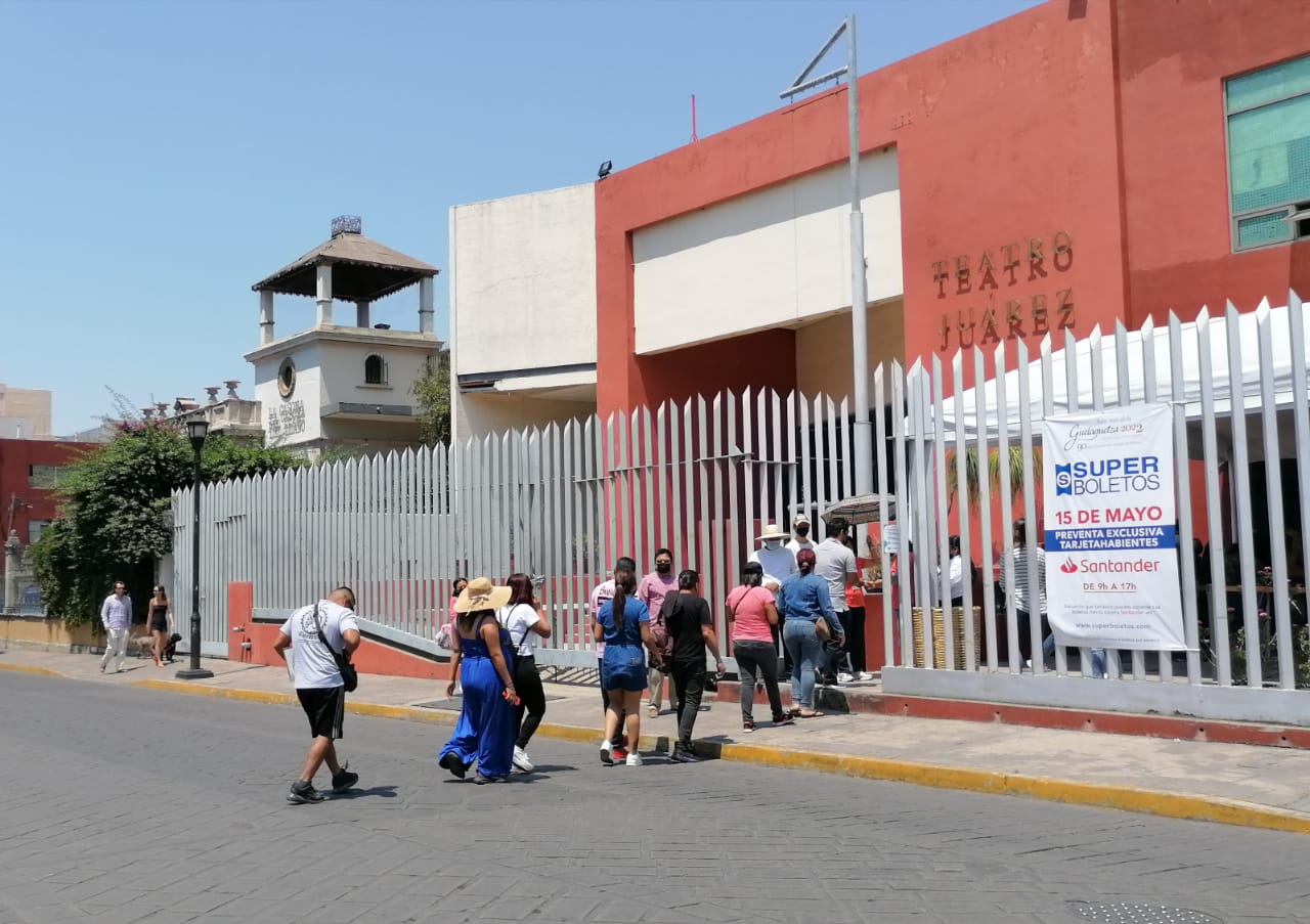 Entre marcha, problemas con tarjetas y terminales, inicia preventa de boletos para los Lunes del Cerro | El Imparcial de Oaxaca