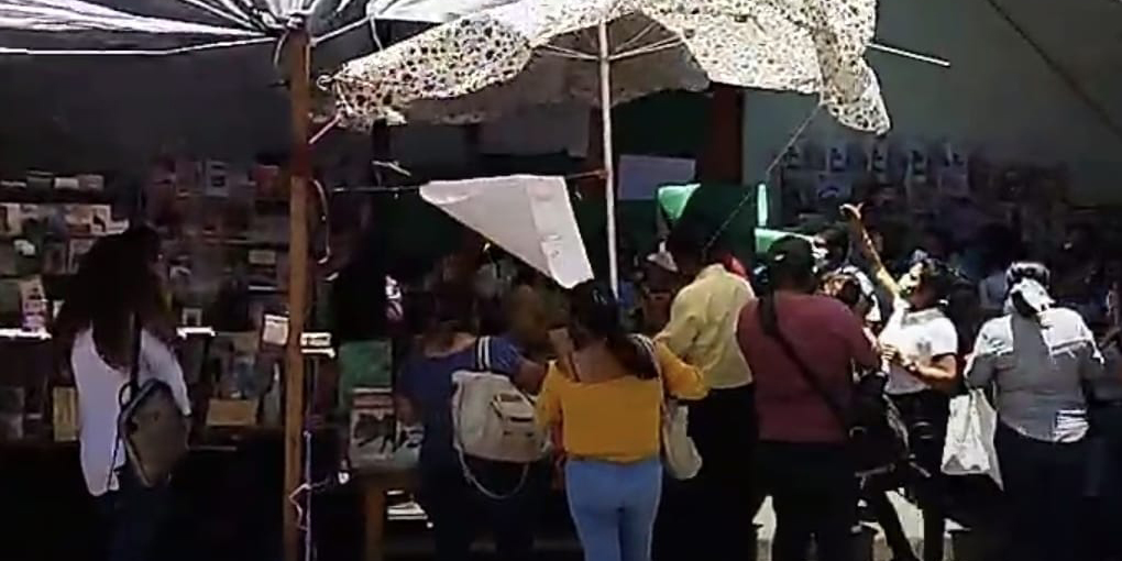 Personal de preescolar de la Sección 22, bloquea calles por claves | El Imparcial de Oaxaca