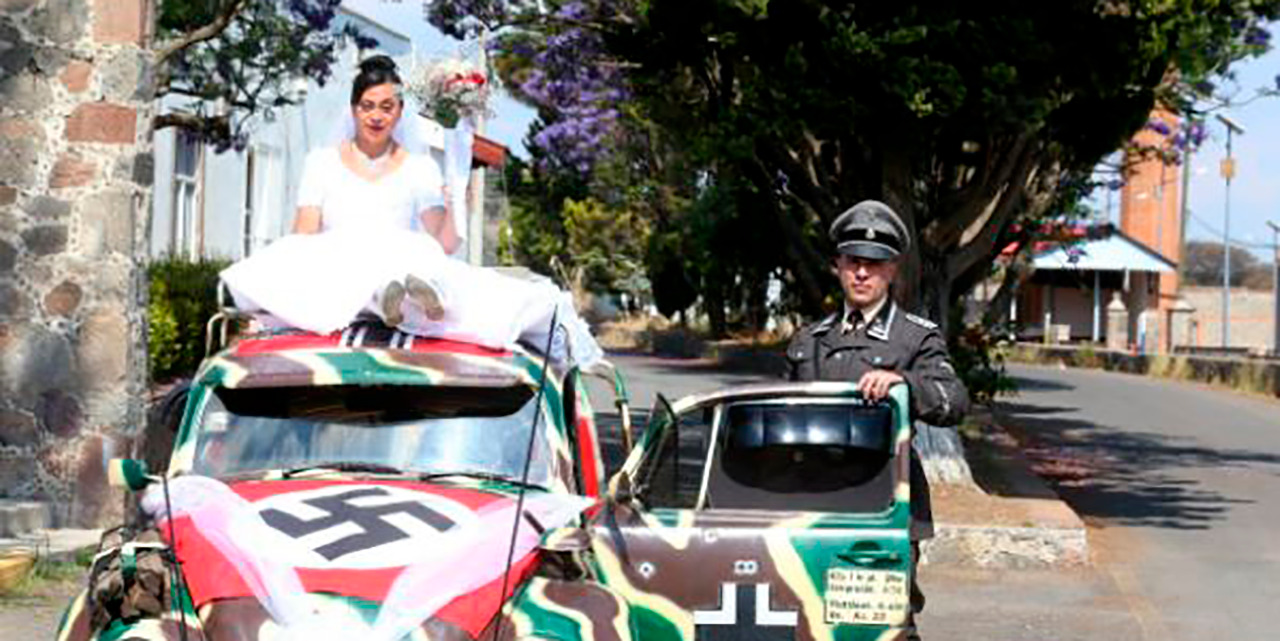 ¡Hasta que Hitler los separe! Pareja mexicana se casa con temática Nazi | El Imparcial de Oaxaca