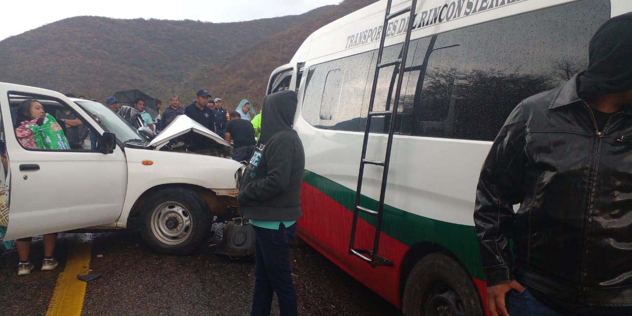 Violenta colisión de camionetas