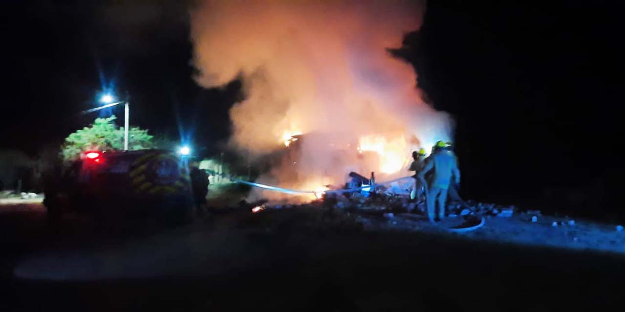 Casa abandonada estalla y se quema | El Imparcial de Oaxaca