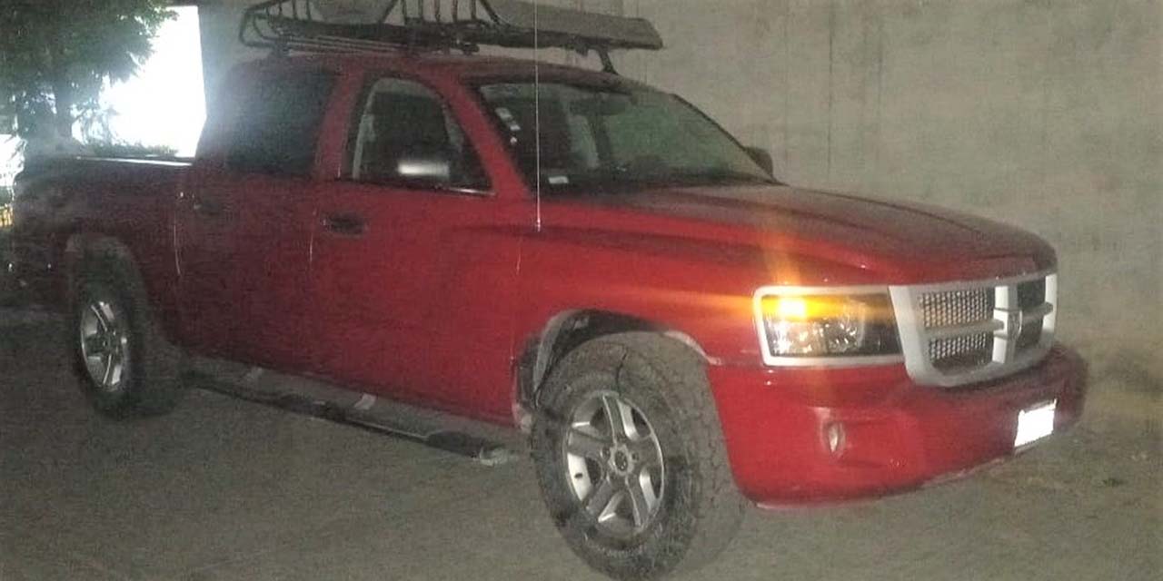 Aseguran camioneta robada | El Imparcial de Oaxaca