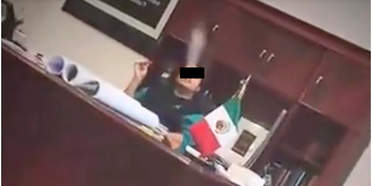 VÍDEO: Captan al hijo menor de AMLO “fumando” en oficina de Palacio Nacional | El Imparcial de Oaxaca