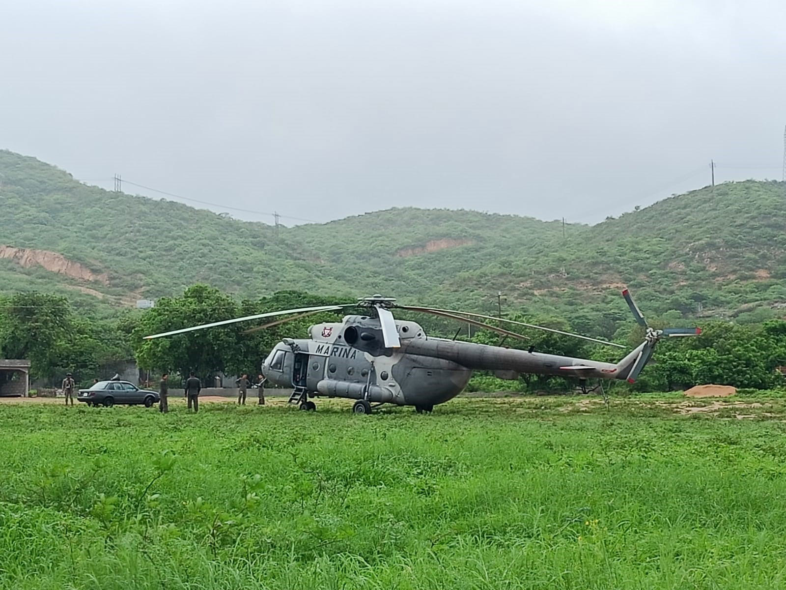 Por mal tiempo, aterriza de emergencia helicóptero de la Marina en Salina Cruz | El Imparcial de Oaxaca