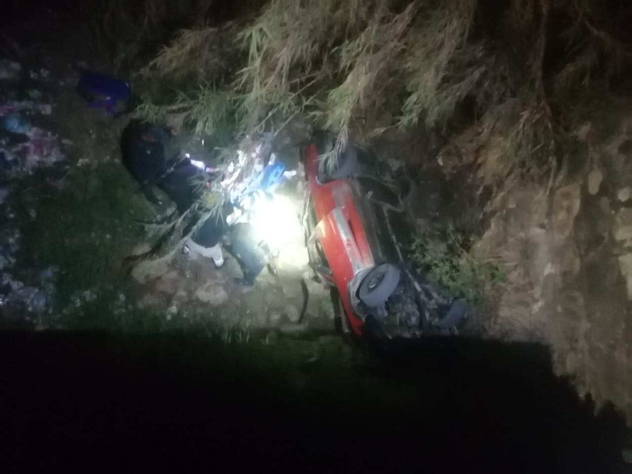 Volcadura deja dos lesionados