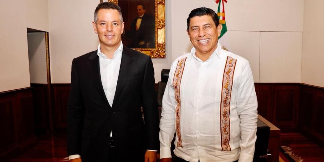 Recibe el gobernador Alejandro Murat Hinojosa  al gobernador electo Salomón Jara Cruz en Palacio de Gobierno | El Imparcial de Oaxaca