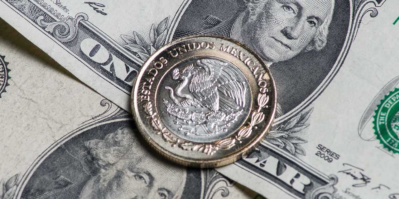 Peso registra ganancia de 0.21% frente al dólar | El Imparcial de Oaxaca