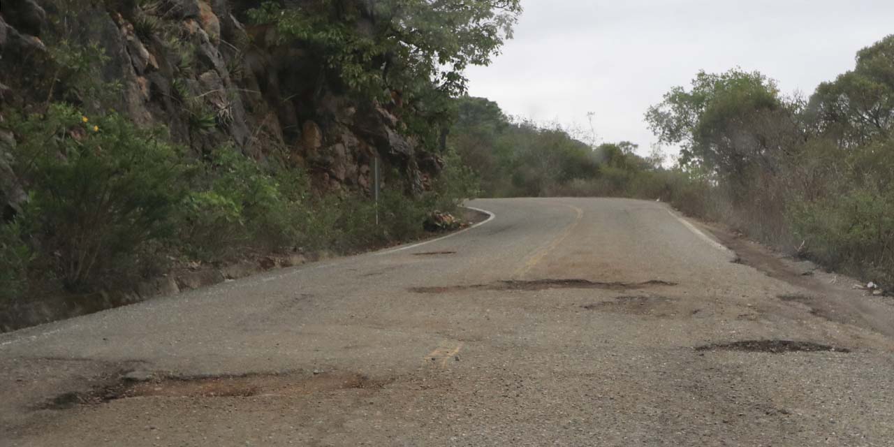 Lluvias y abandono oficial colapsan la Carretera 131 | El Imparcial de Oaxaca
