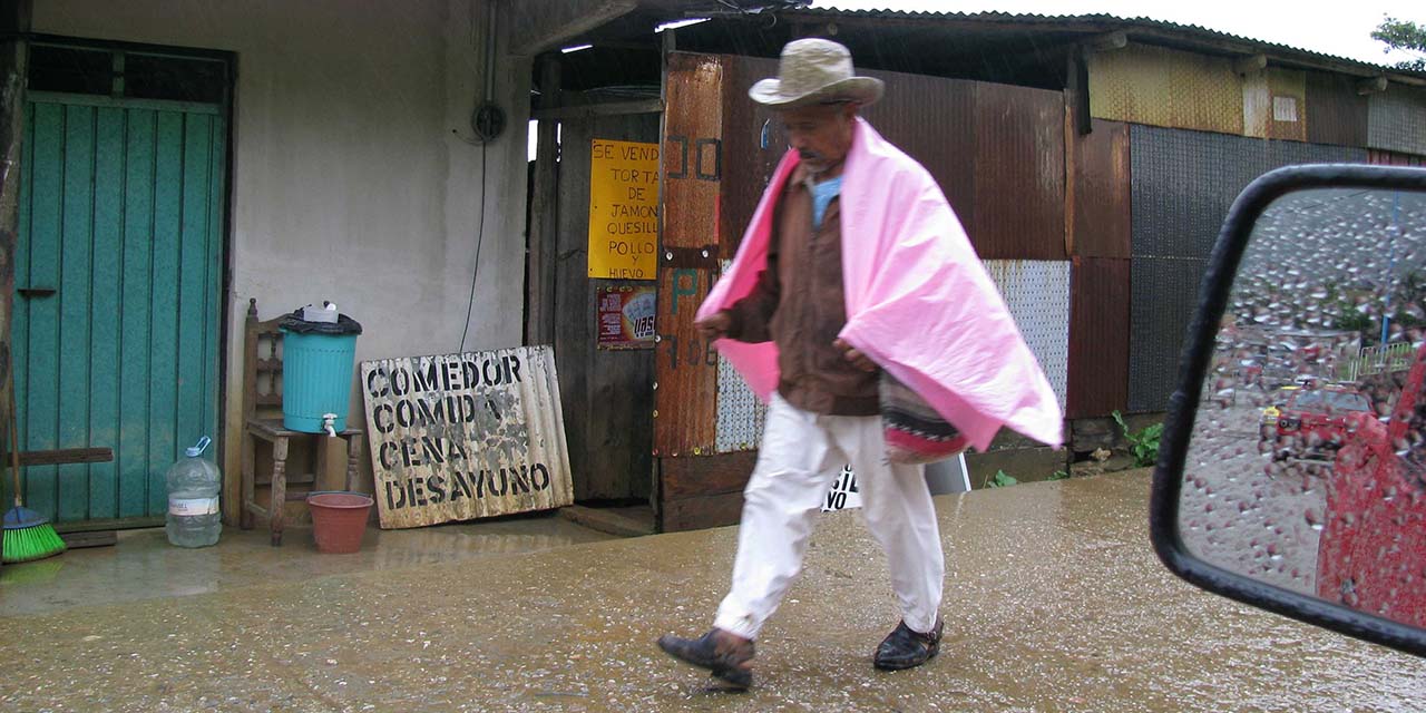Mazatecos, entre las lluvias y el frío ligero | El Imparcial de Oaxaca