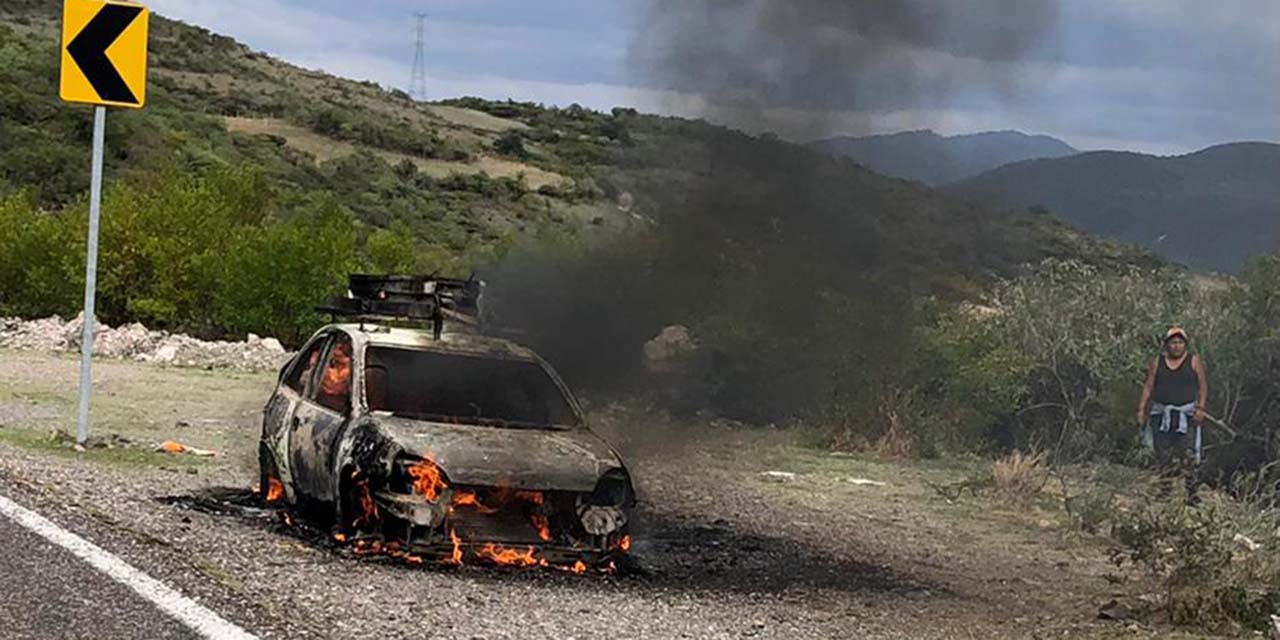 Vehículo se incendia y termina calcinado | El Imparcial de Oaxaca