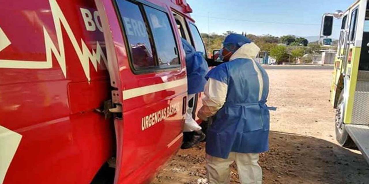 Ebrio choca contra vehículo estacionado | El Imparcial de Oaxaca