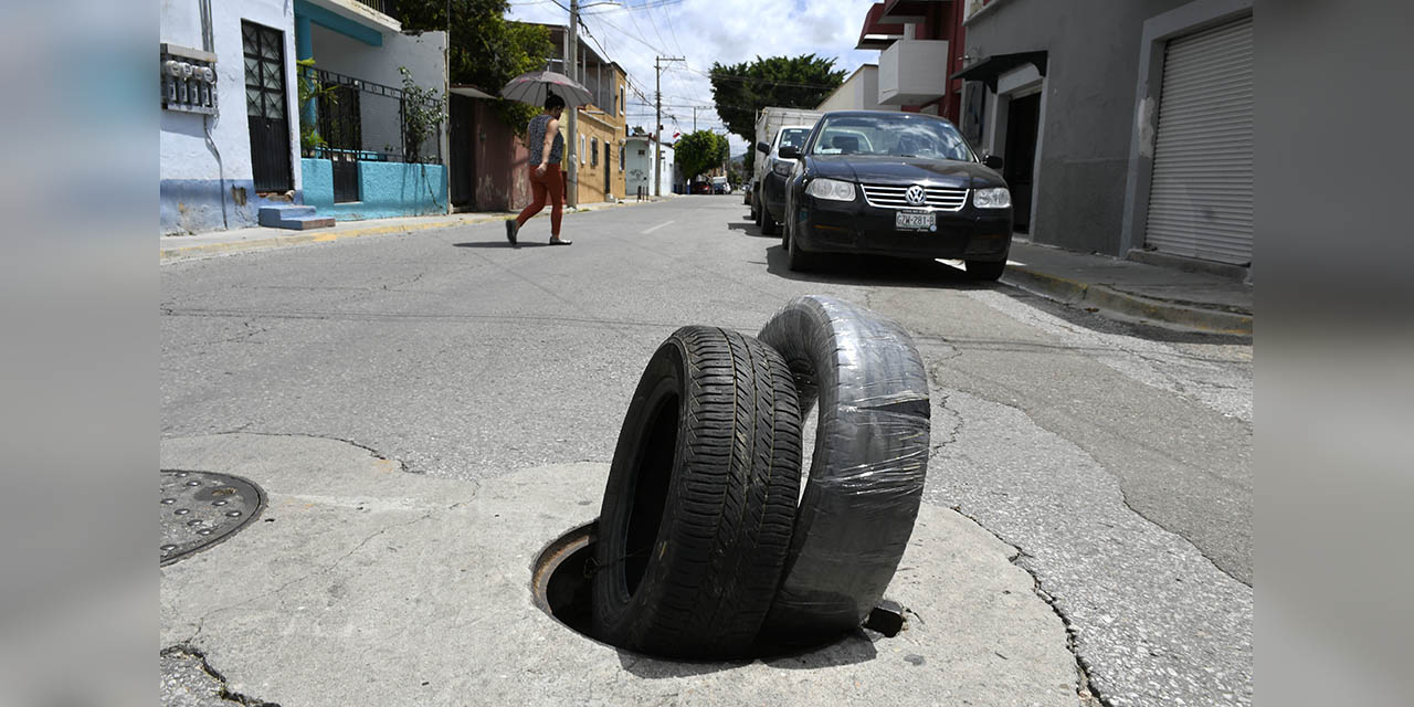 Del robo de tapas al de lámparas, riesgos para peatones en la capital | El Imparcial de Oaxaca