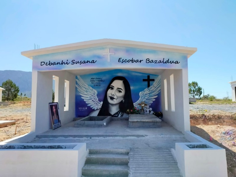 Realizan mural en tumba donde reposa Debanhi Escobar | El Imparcial de Oaxaca