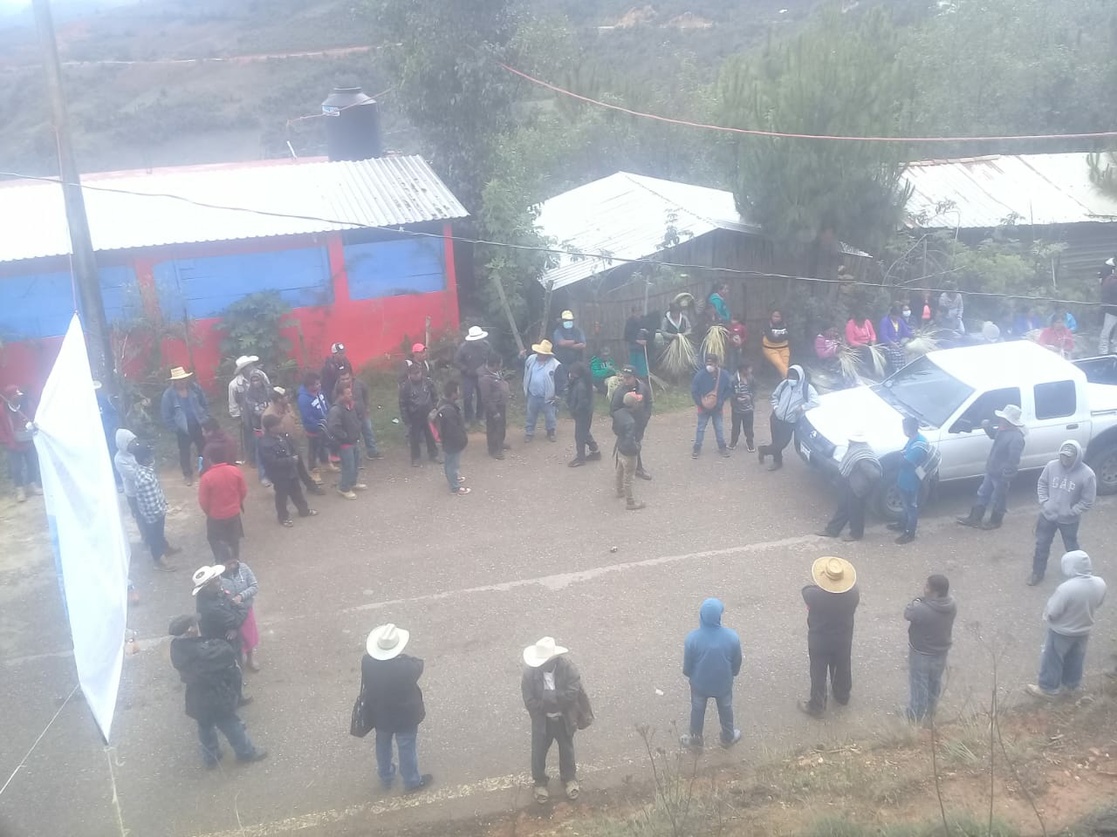 Con bloqueo carretero, exigen audiencia con gobernadora de Guerrero | El Imparcial de Oaxaca