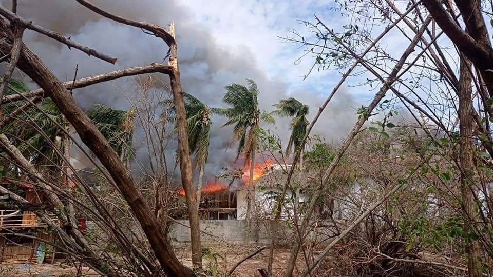 Fuego devora varios negocios en la playa de Zipolite | El Imparcial de Oaxaca