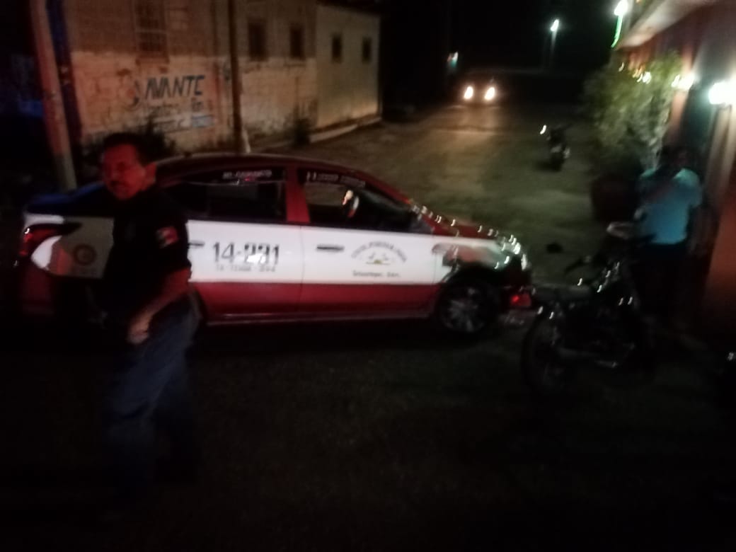 Taxi contra motocicleta | El Imparcial de Oaxaca