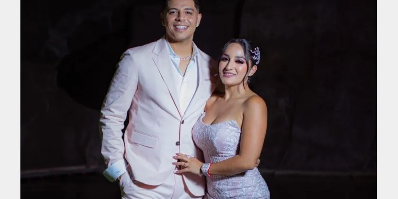 Esposa de Eduin Caz duerme “separada” del cantante