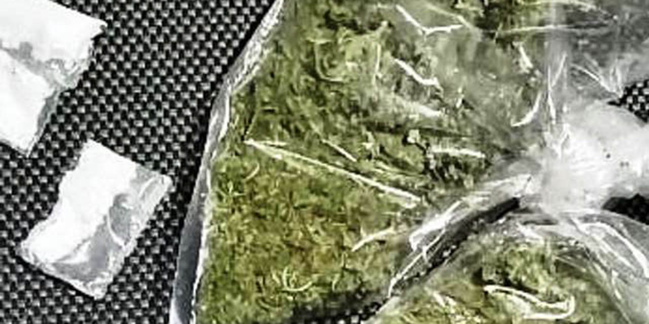 Policía lo agarra con  mariguana y cristal  en Huajuapan de León