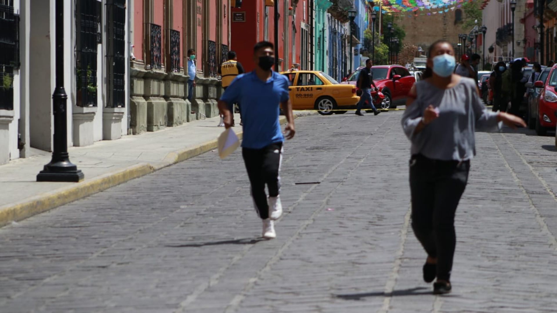 Cerrada calle 5 de Mayo por exámen de admisión | El Imparcial de Oaxaca