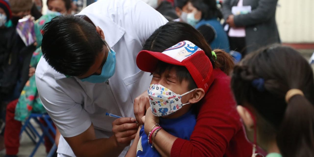 Cientos de niños acuden a vacunarse contra Covid-19 | El Imparcial de Oaxaca