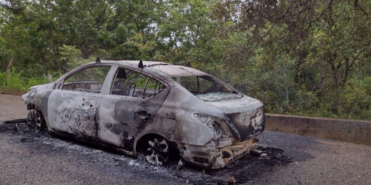 Encuentran taxi incinerado en Petapa | El Imparcial de Oaxaca